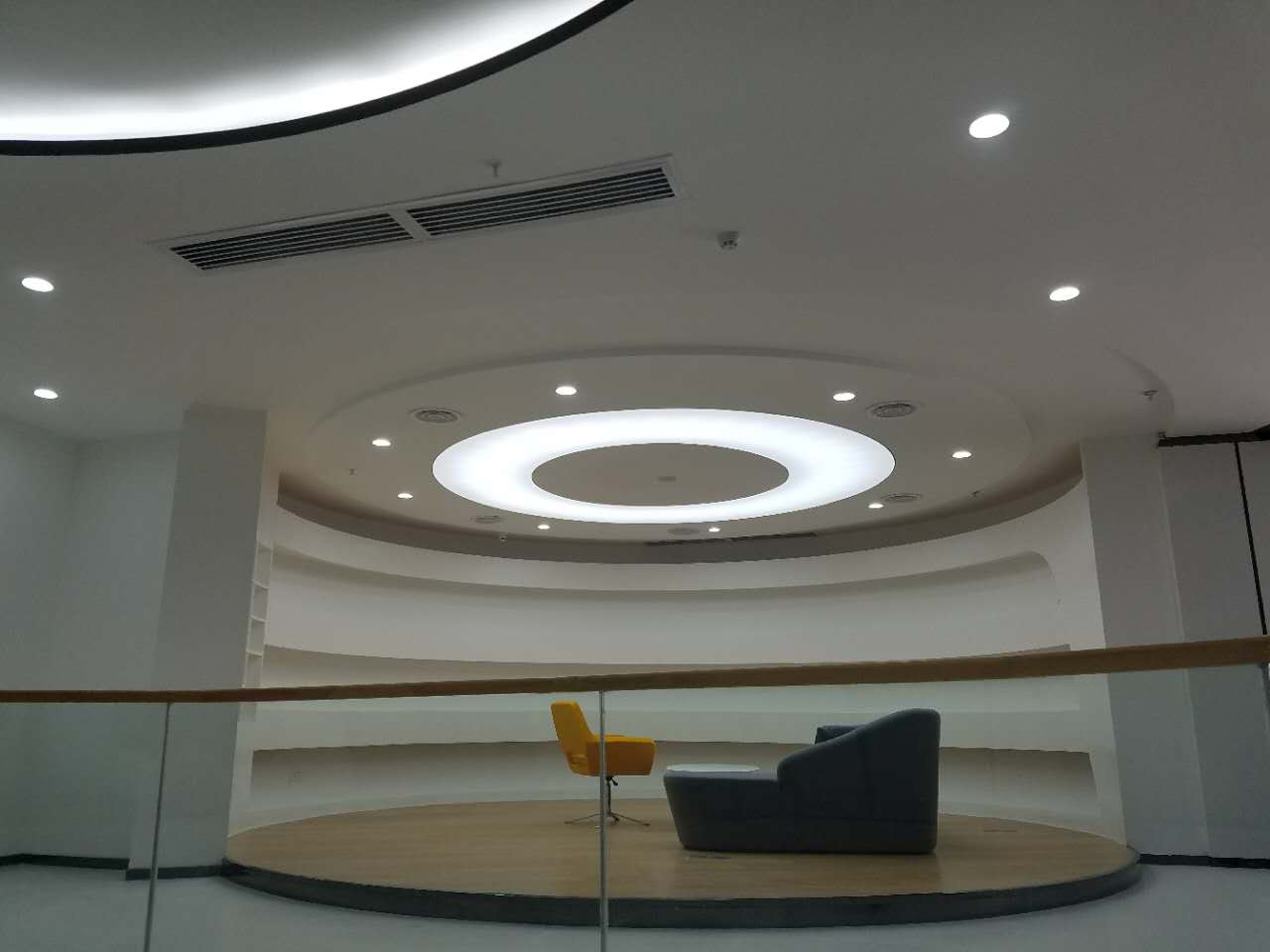 寫字樓中央空調(diào)安裝注意事項(xiàng)